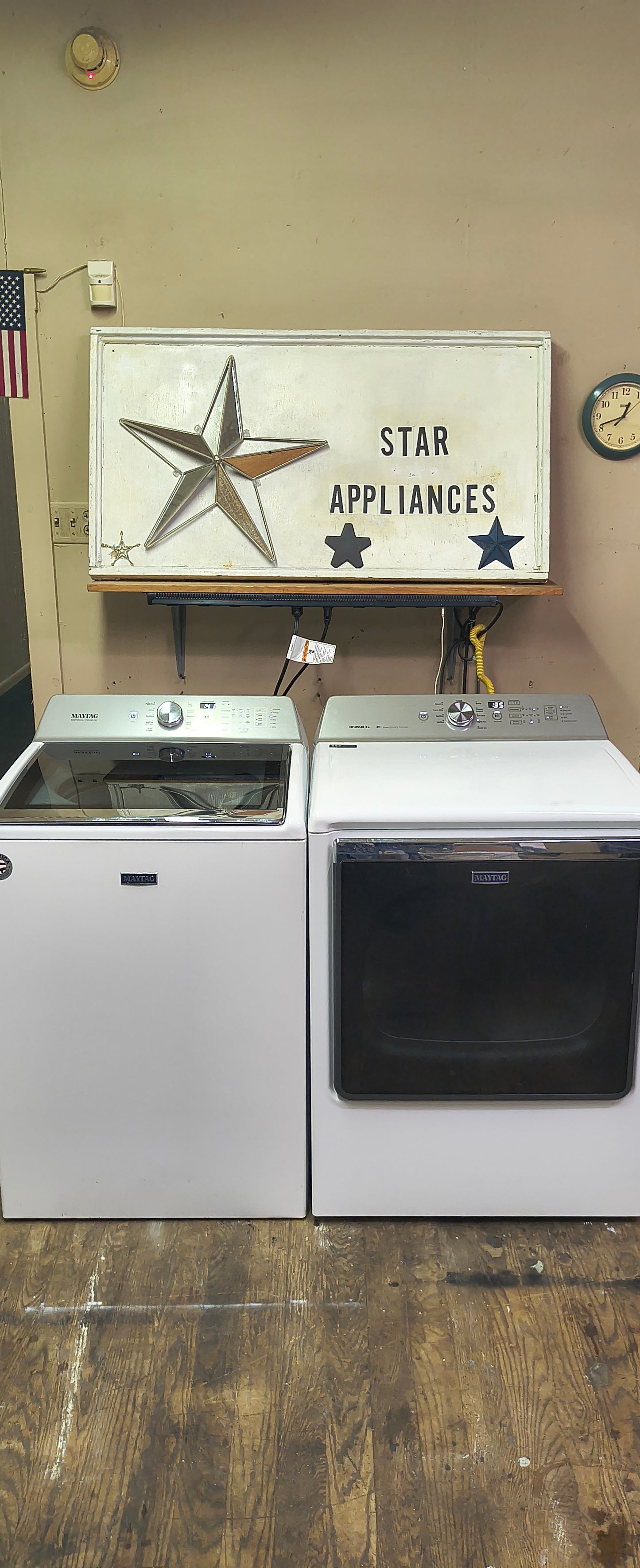MAYTAG WHITE ELITE TOPLOAD WASHER & ELECTRIC BRAVOS XL DRYER SET