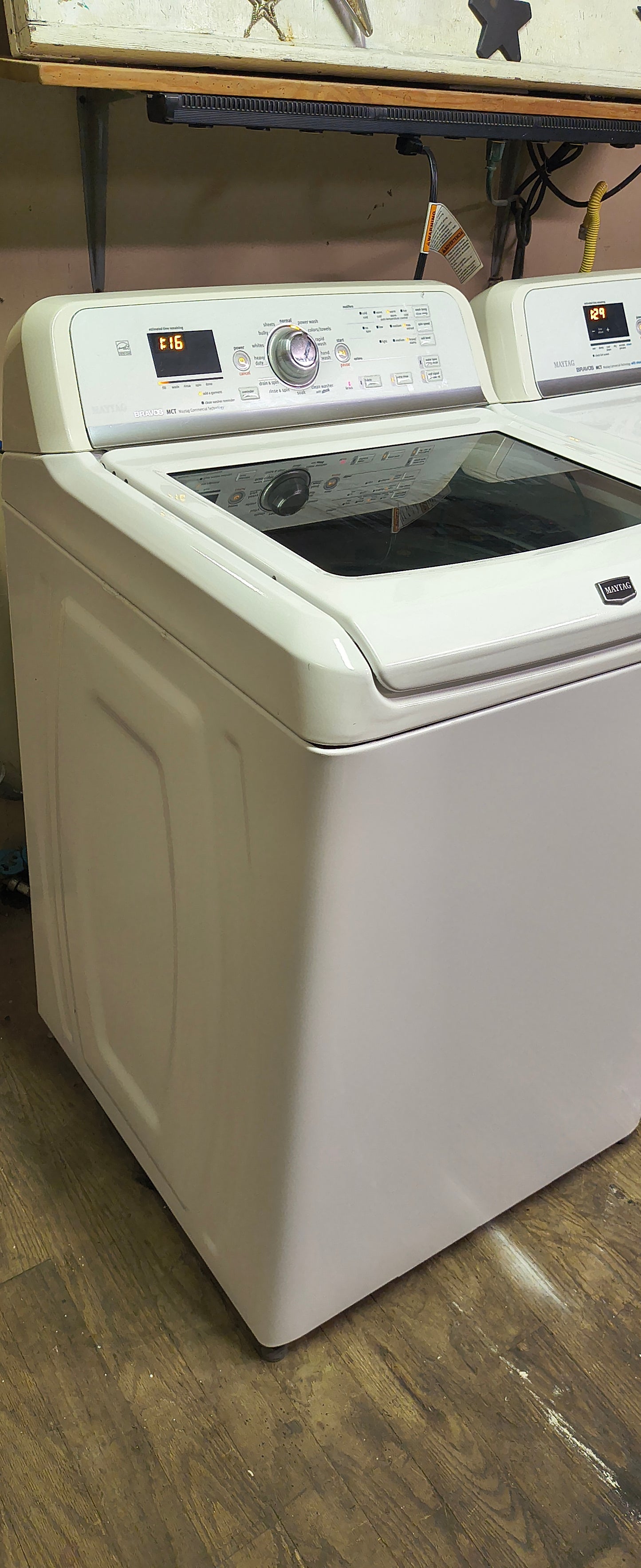 MAYTAG BRAVOS MCT WHITE ELITE TOPLOAD WASHER & ELECTRIC DRYER SET