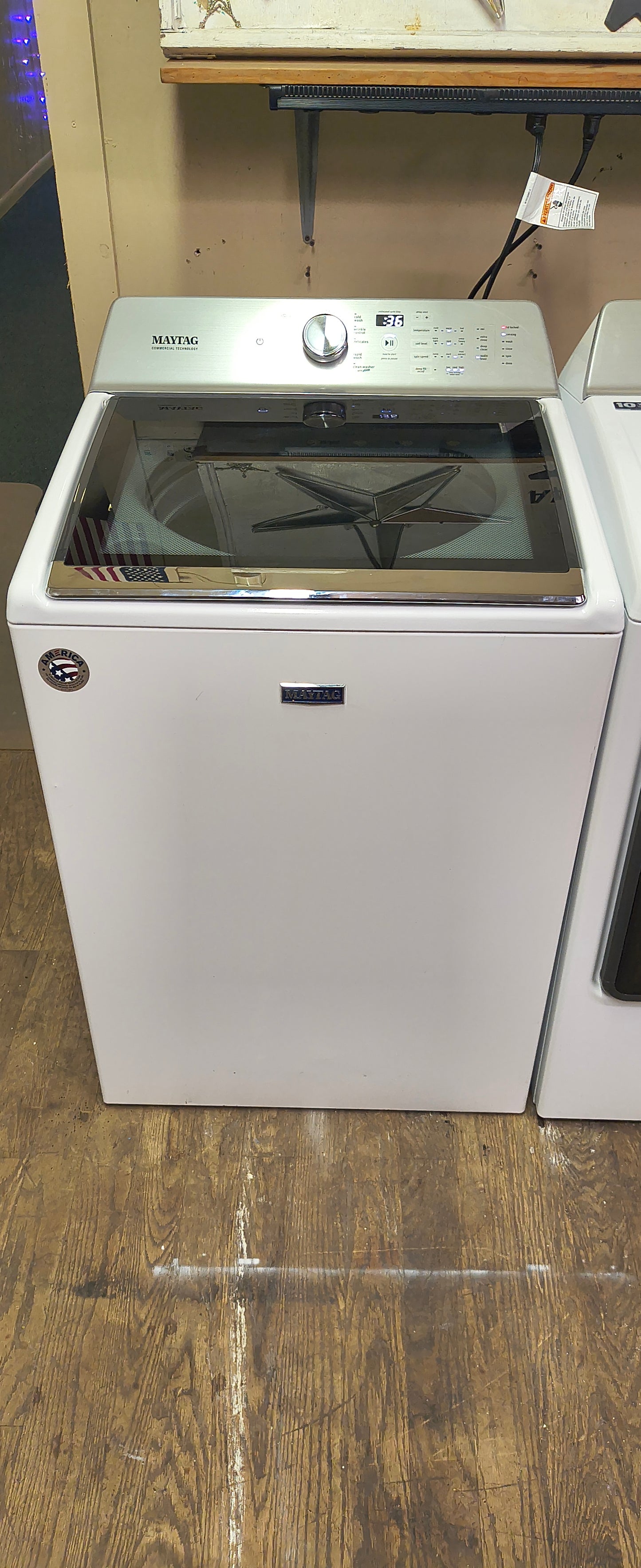 MAYTAG WHITE ELITE TOPLOAD WASHER & ELECTRIC BRAVOS XL DRYER SET
